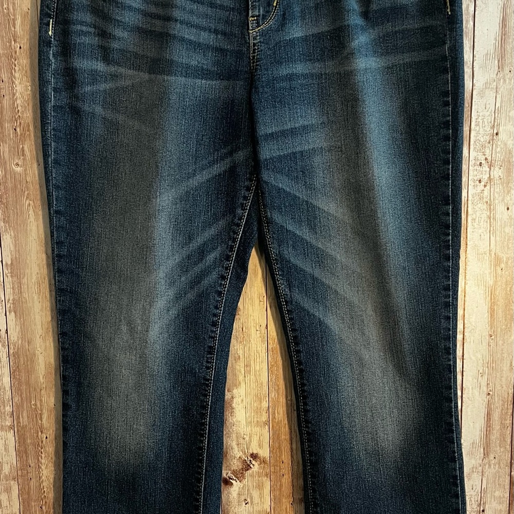Relaxed Blue Jeans with Distressed Wash and Vintage Look size 12S